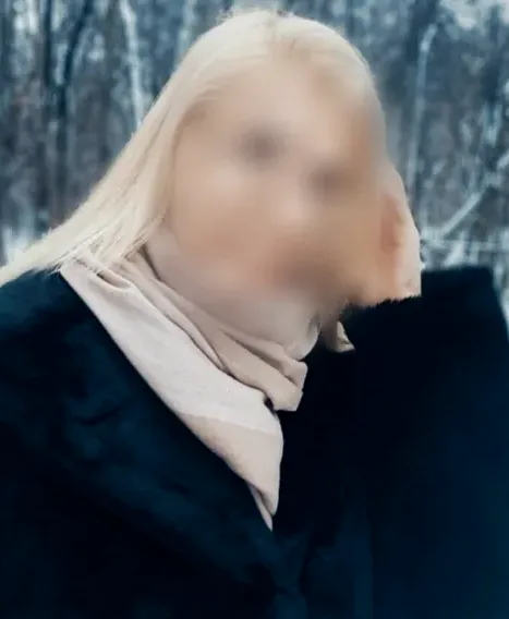Amela, 36