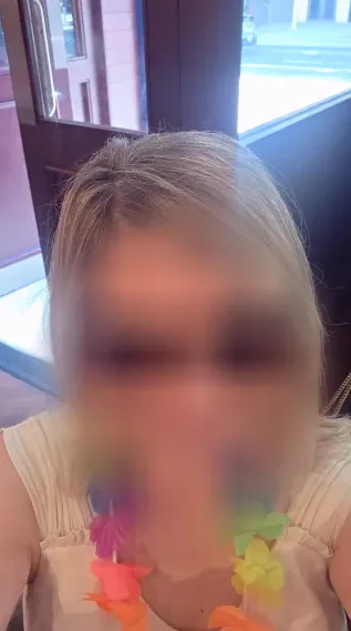 Amina, 38