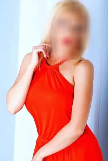 Camilla, 40