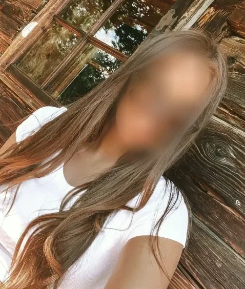 Carina, 27