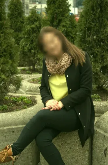 Caroline, 27