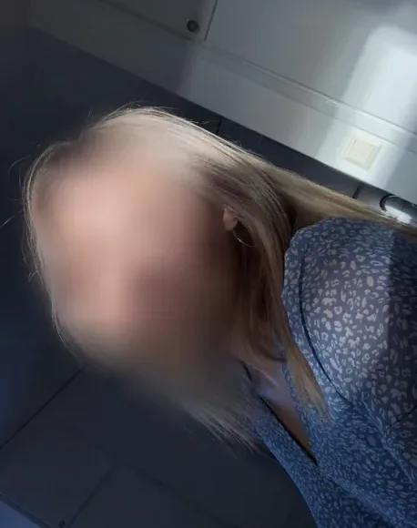 Emma, 19