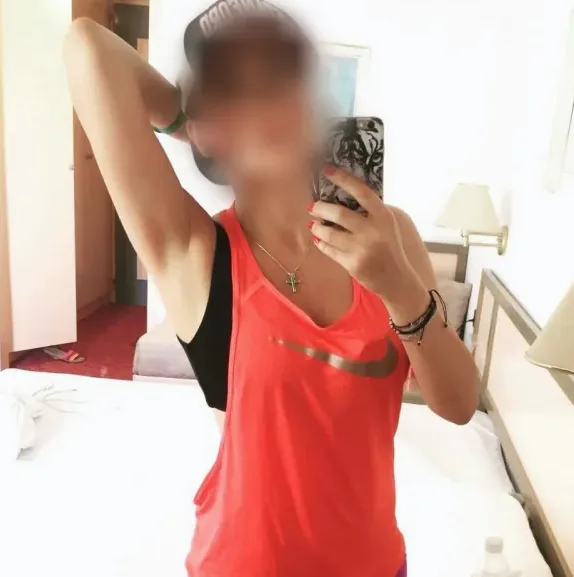 Helena, 28