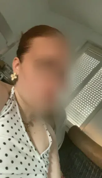 Julia, 19
