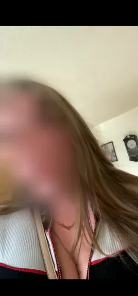Nora, 25
