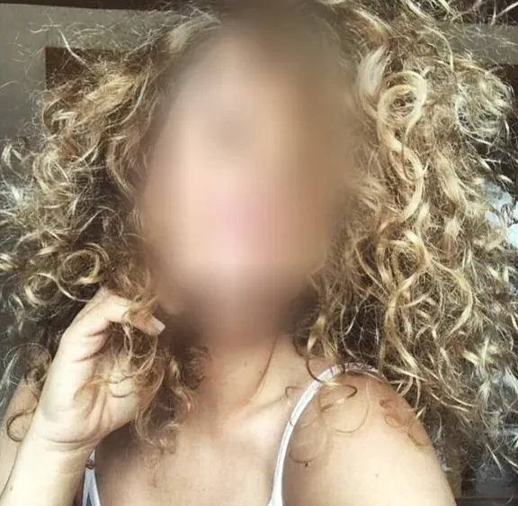 Olivia, 25
