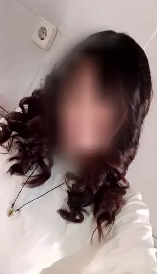 Yvonne, 18